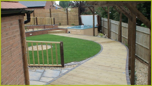 Area Of Decking Supplied And Installed By Redditch Based Landscape Gardeners : Advanscape : Landscaping Redditch Studley Bromsgrove Alvechurch
